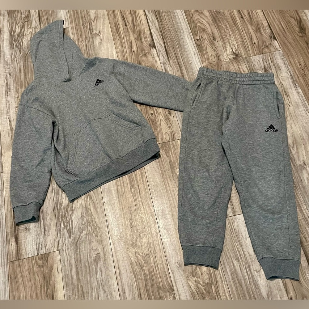 Adidas Big Kids Gray Sweatsuit (S)